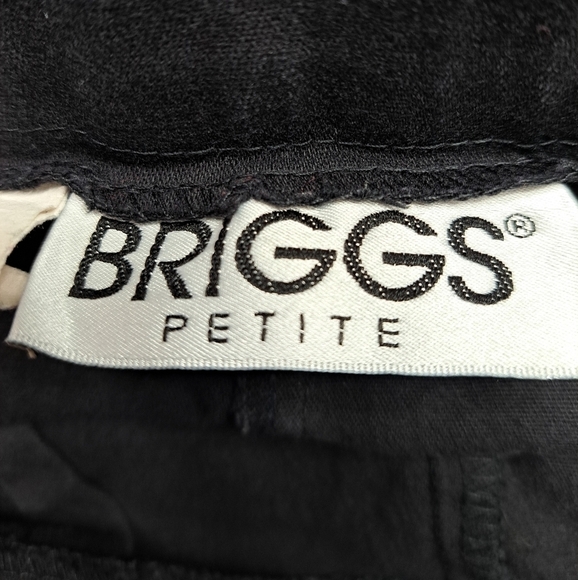 Briggs Petite Capris With Gold Trim - Picture 4 of 4